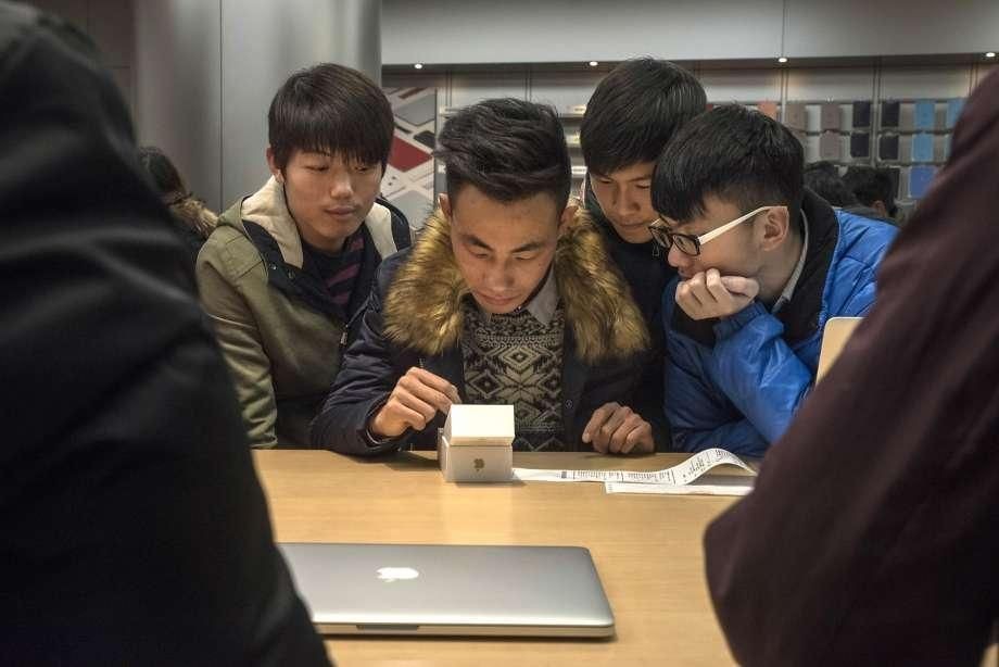 Top Expert Explains The Reasons Why China May Slam Their Door On Apple