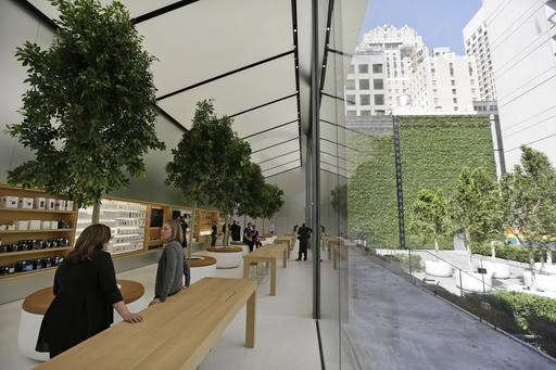 A Look at Apples Latest Retail Store Located at the Union Square of San Francisco