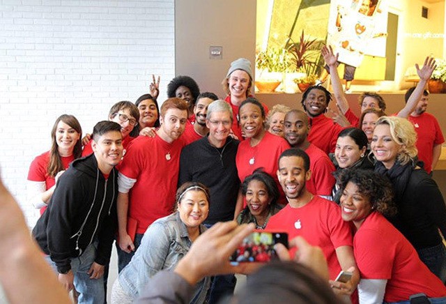 Staff of Apple Store States What Really Happens and the Challenges that Is Faced