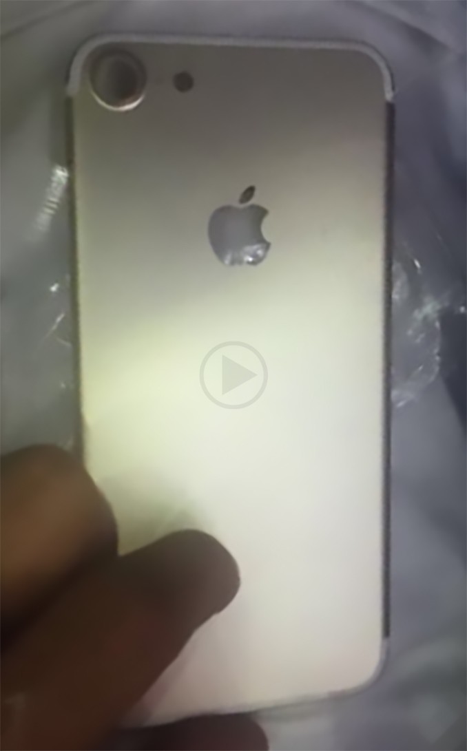 Leaked Images of the iPhone 7 Shows a Rear Camera which is Larger
