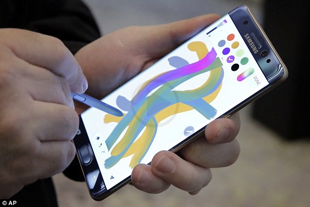 Big Blow! Samsung Challenges Siri, Now Owns Viv