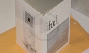 Ebay Gone Crazy on Collectors Deals for Old iPod Devices