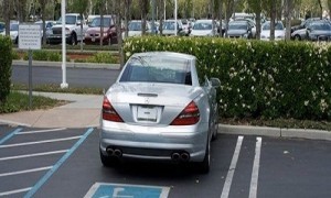 The First Look Given by Guardian on the 2010 Failed Prototype Car that Was Seen by Steve Jobs