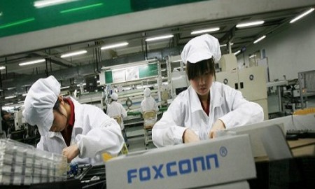 FoxConn Employs Robots, Lays off Half of Their Workforce